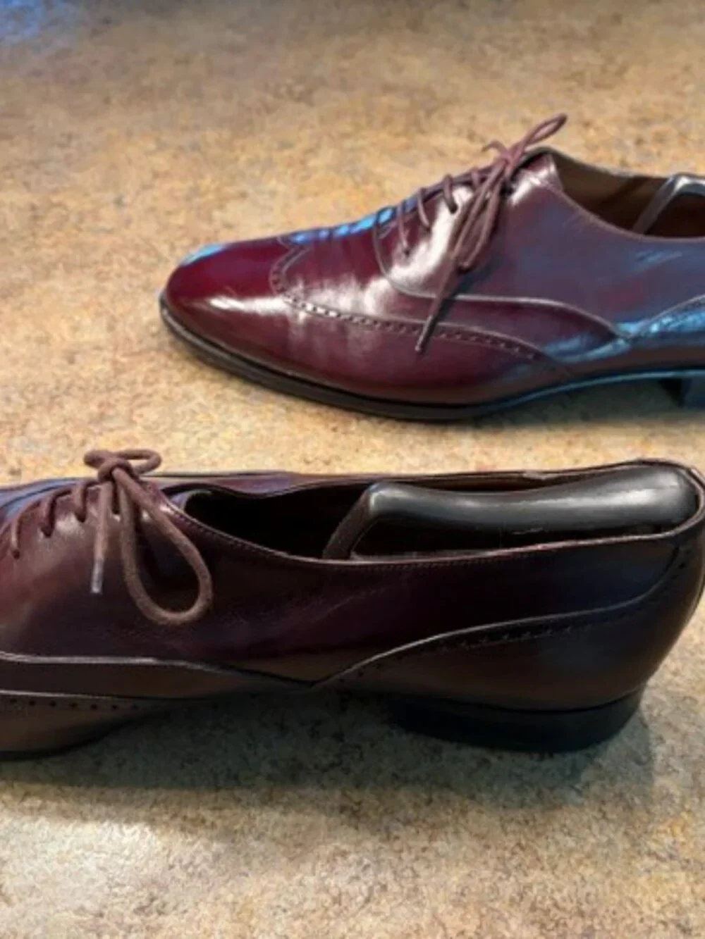 Men's BALLY premium calf leather dress shoes.